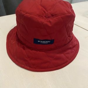 Burberry Kids Quilted check/ red bucket hat